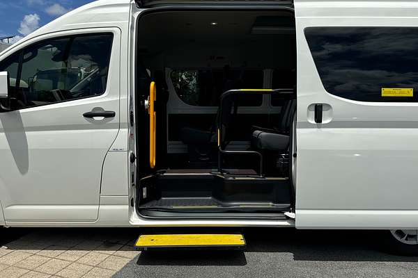 2022 Toyota Hiace Commuter GDH322R