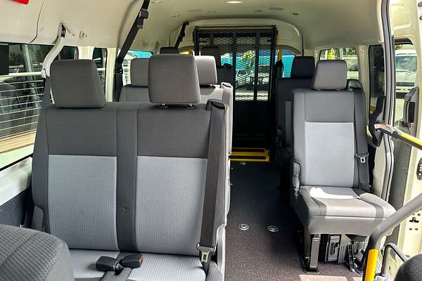 2022 Toyota Hiace Commuter GDH322R