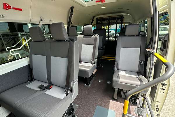 2022 Toyota Hiace Commuter GDH322R