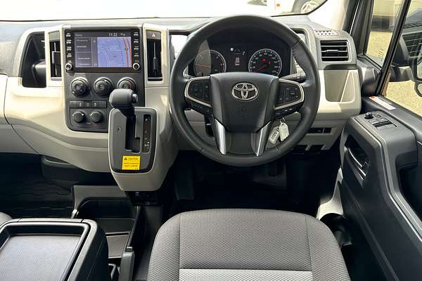 2022 Toyota Hiace Commuter GDH322R