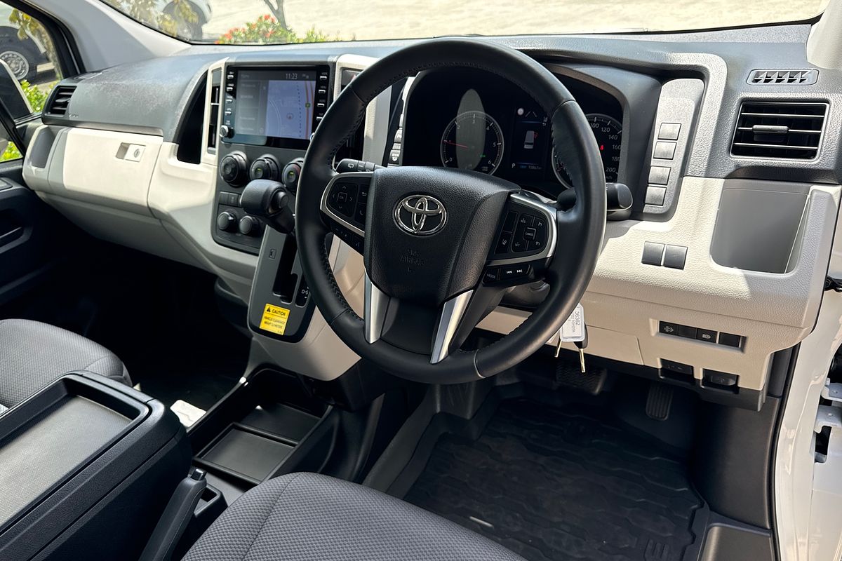 2022 Toyota Hiace Commuter GDH322R