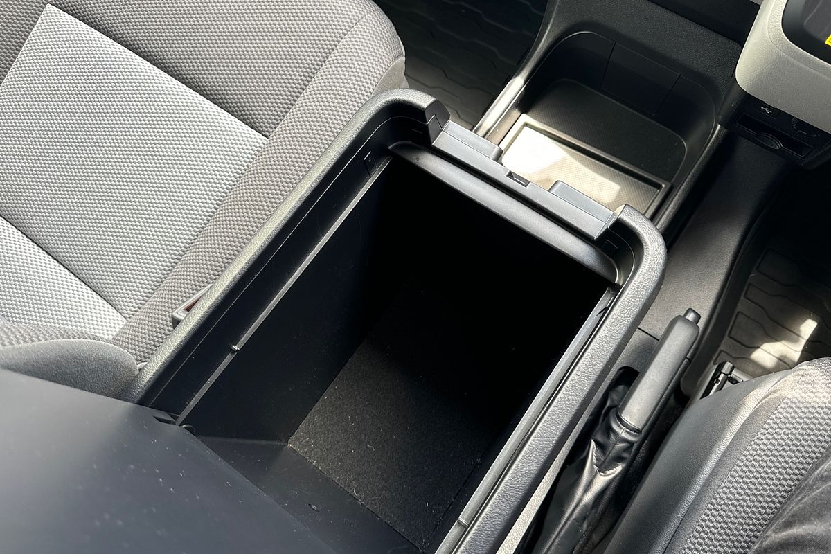 2022 Toyota Hiace Commuter GDH322R