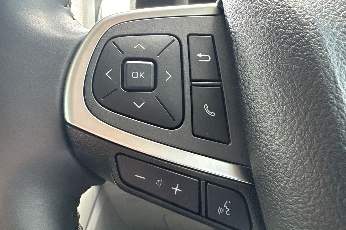 2022 Toyota Hiace Commuter GDH322R