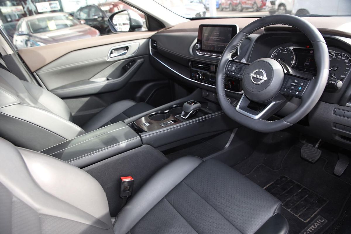 2023 Nissan X-TRAIL ST-L T33