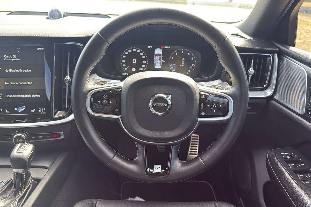 2020 Volvo S60 T5 R-Design