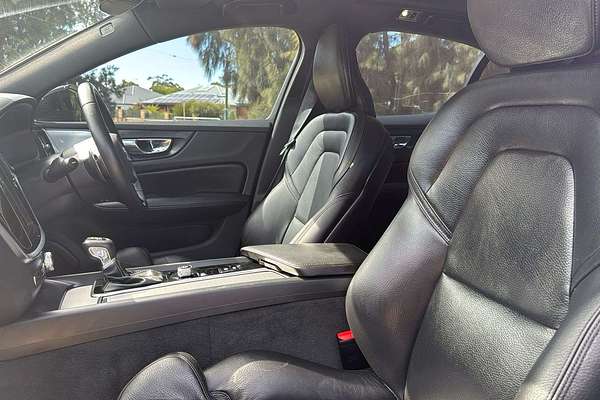 2020 Volvo S60 T5 R-Design
