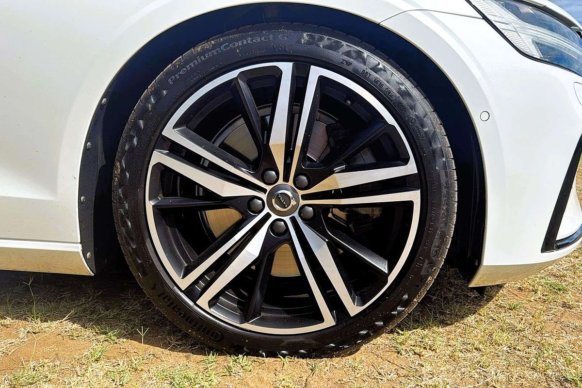 2020 Volvo S60 T5 R-Design