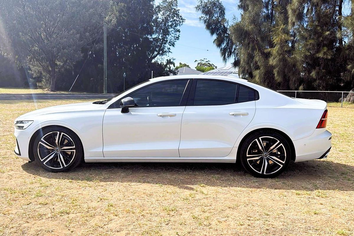 2020 Volvo S60 T5 R-Design