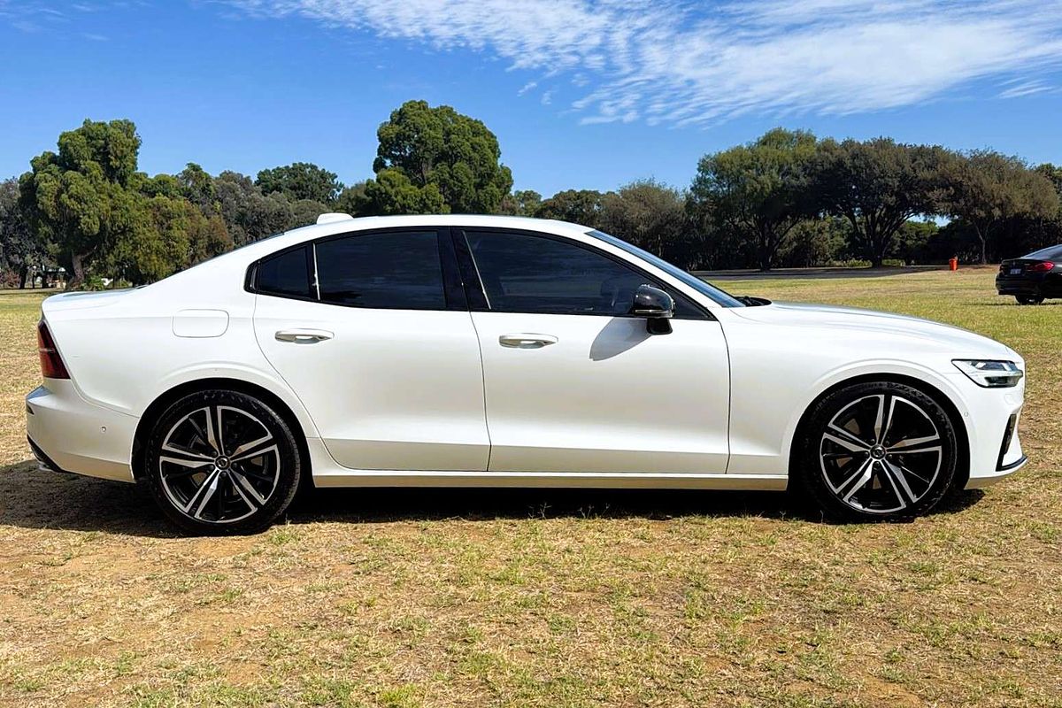 2020 Volvo S60 T5 R-Design