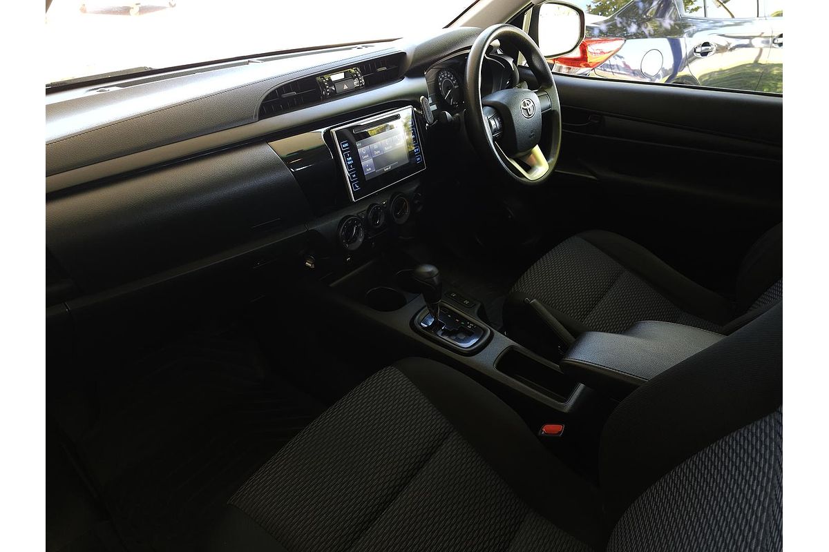 2017 Toyota Hilux Workmate GUN125R 4X4