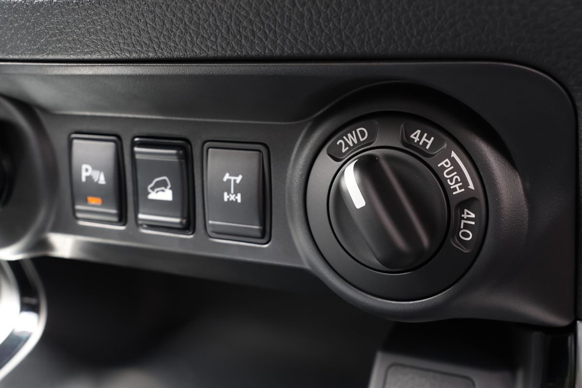 2024 Nissan Navara ST-X D23 4X4