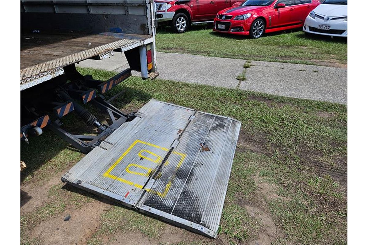 2014 Isuzu N Series NPR 200/275 4x2