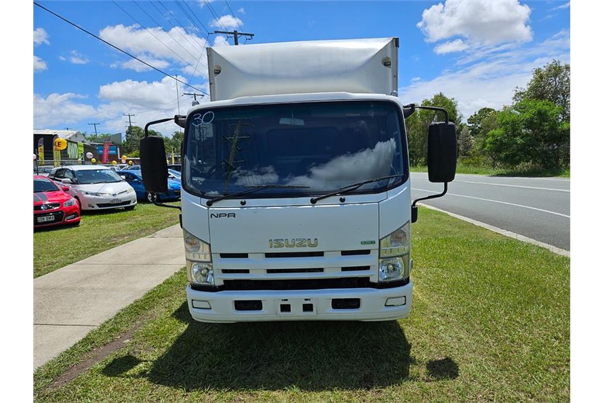 2014 Isuzu N Series NPR 200/275 4x2