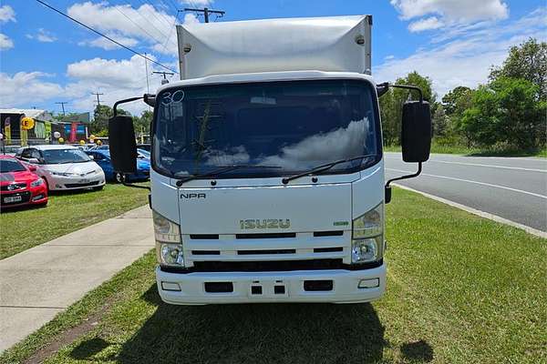 2014 Isuzu N Series NPR 200/275 4x2