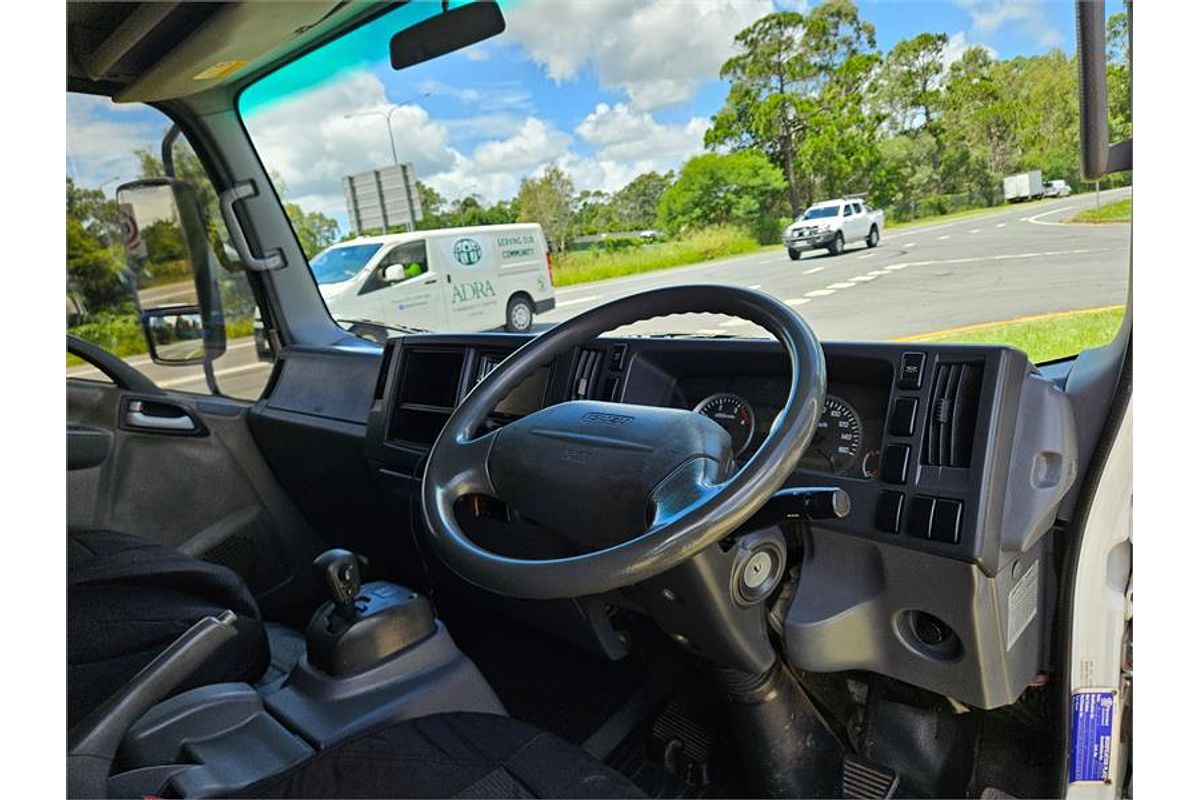 2014 Isuzu N Series NPR 200/275 4x2