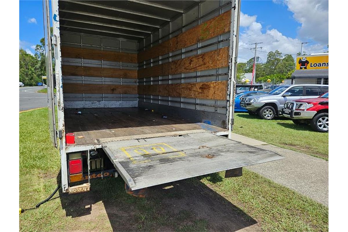 2014 Isuzu N Series NPR 200/275 4x2