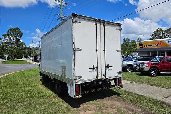 2014 Isuzu N Series NPR 200/275 4x2
