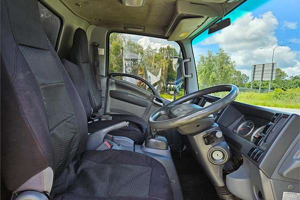2014 Isuzu N Series NPR 200/275 4x2