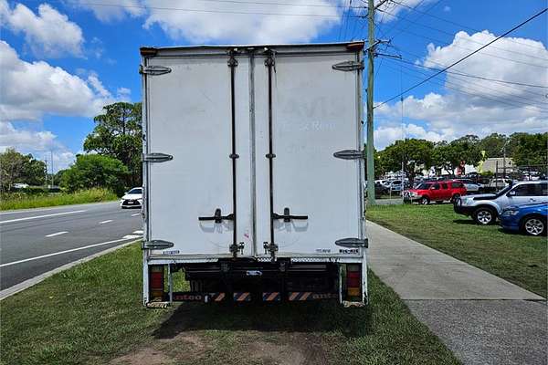 2014 Isuzu N Series NPR 200/275 4x2