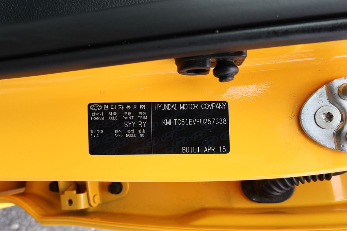 2015 Hyundai Veloster SR Turbo FS4 Series II