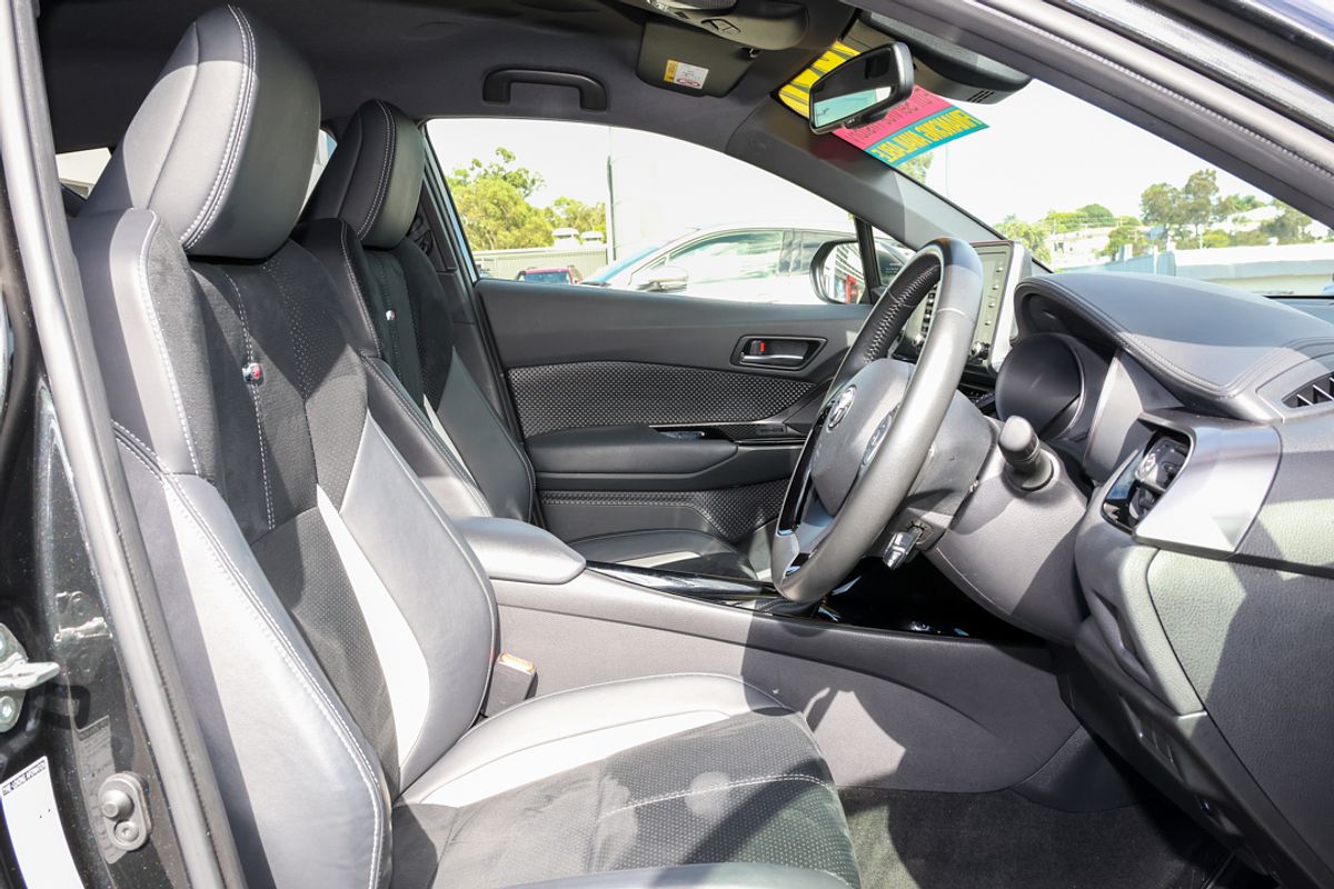 2022 Toyota C-HR GR Sport ZYX10R