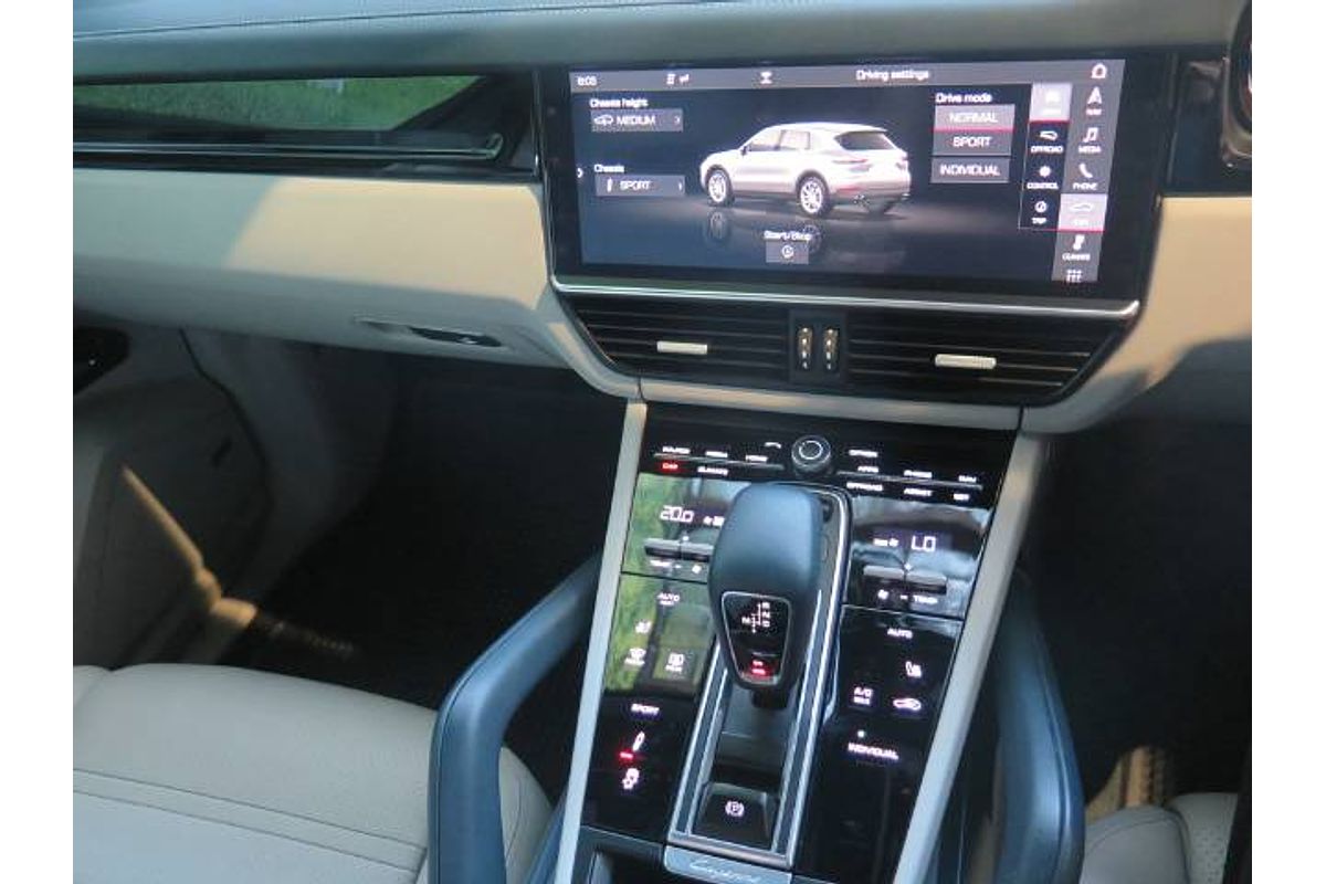 2019 Porsche CAYENNE S 9YA