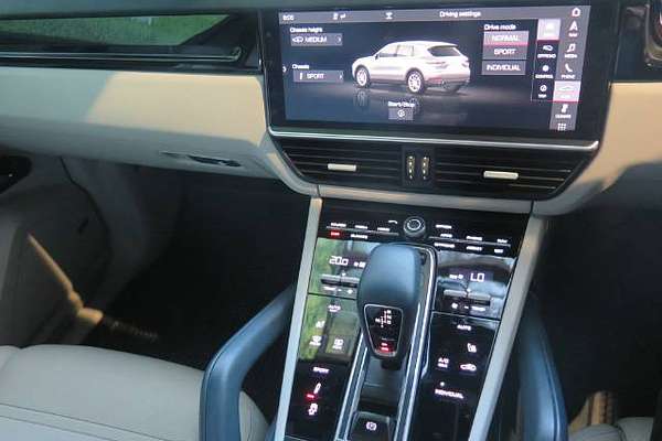 2019 Porsche CAYENNE S 9YA