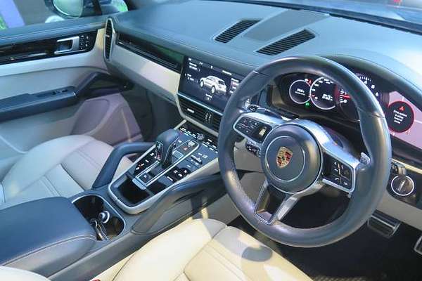 2019 Porsche CAYENNE S 9YA