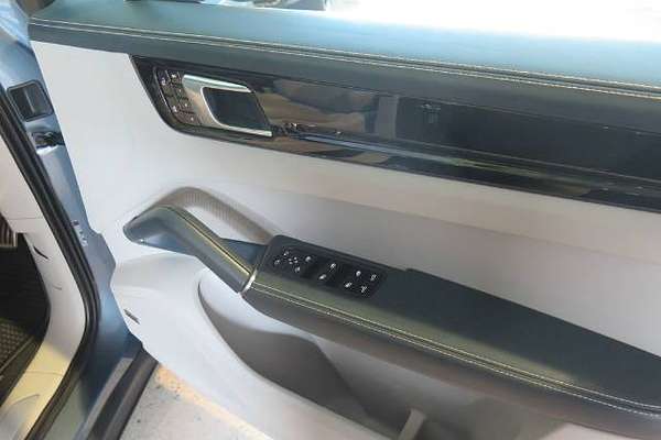 2019 Porsche CAYENNE S 9YA