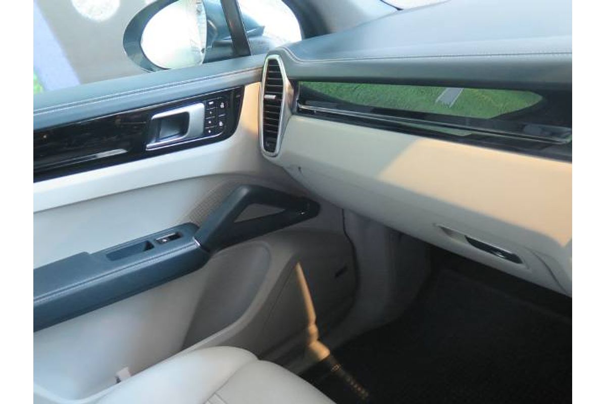 2019 Porsche CAYENNE S 9YA