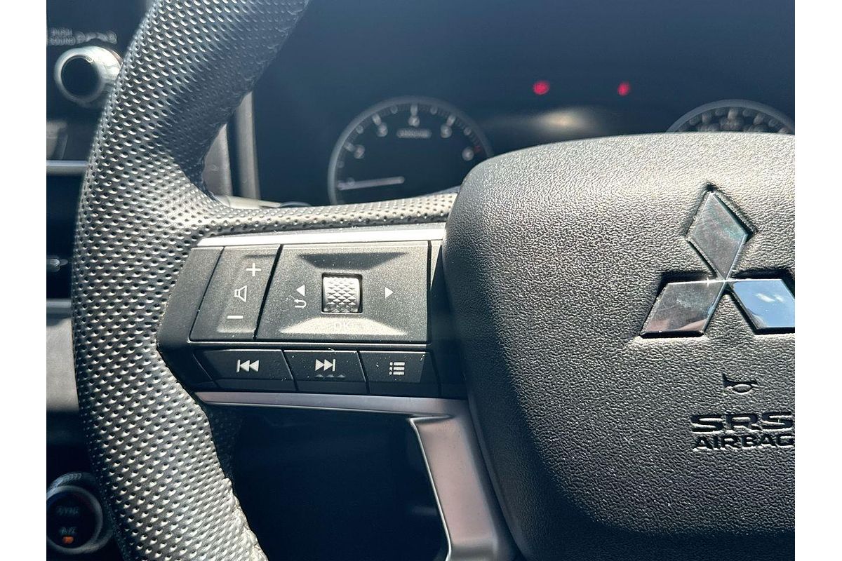 2022 Mitsubishi Outlander LS ZM