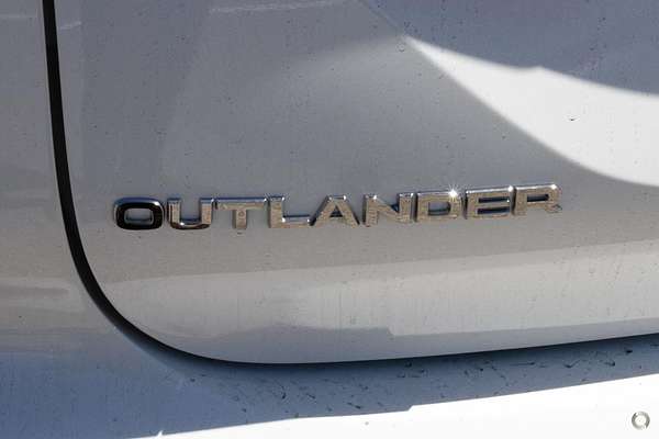 2024 Mitsubishi Outlander ES ZM 2WD