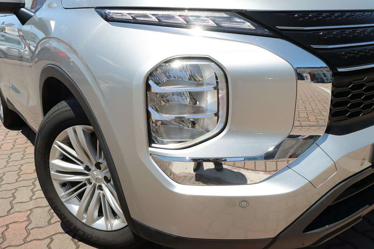 2023 Mitsubishi Outlander ES ZM