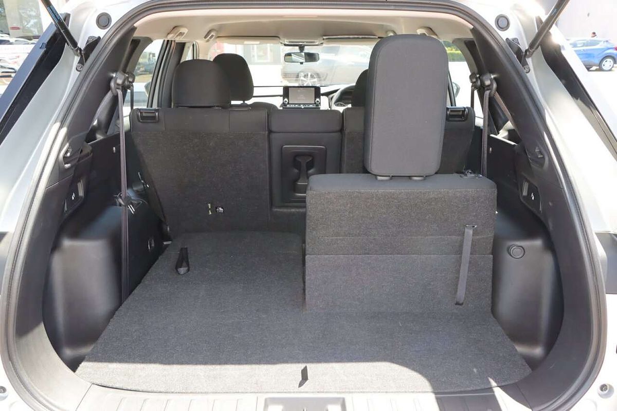 2023 Mitsubishi Outlander ES ZM