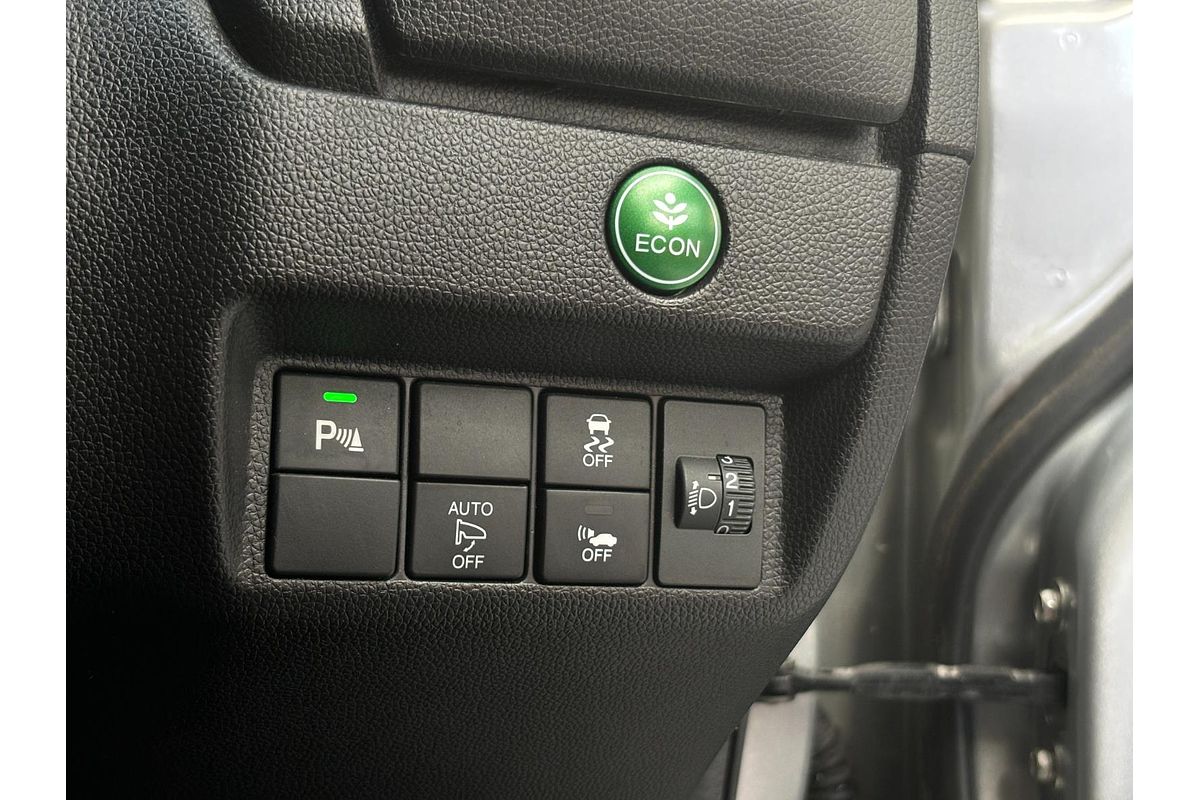 2014 Honda FIT HYBRID L PKG L PKG GP5