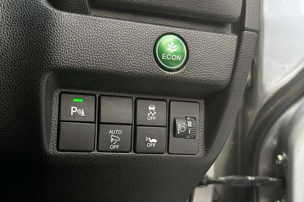 2014 Honda FIT HYBRID L PKG L PKG GP5