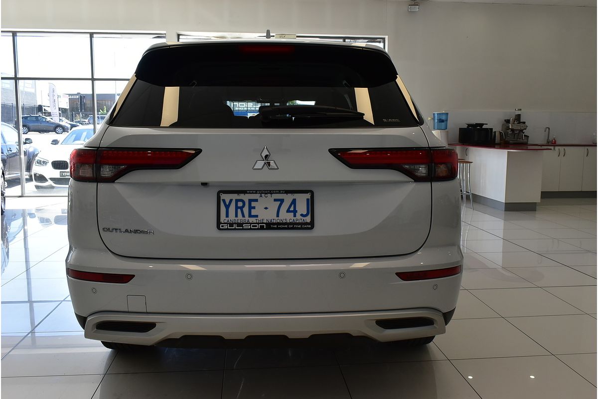 2024 Mitsubishi Outlander LS ZM