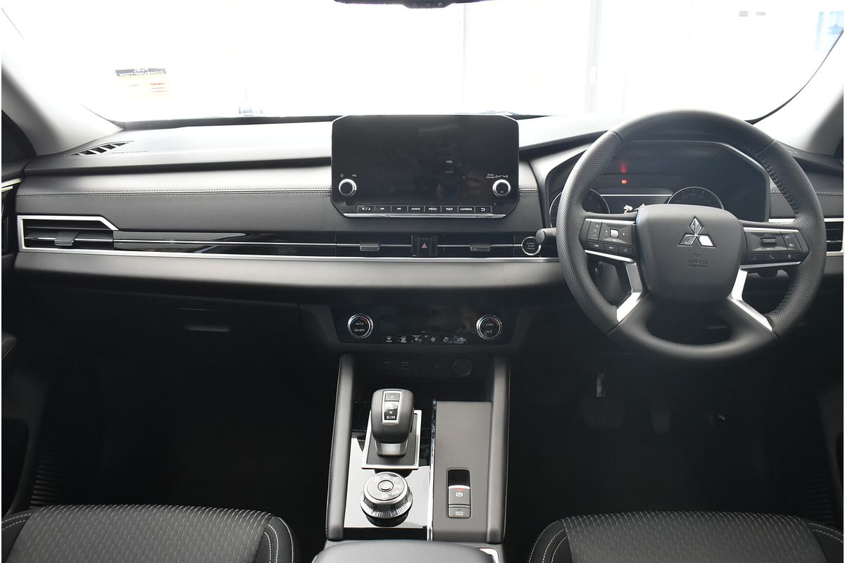 2024 Mitsubishi Outlander LS ZM