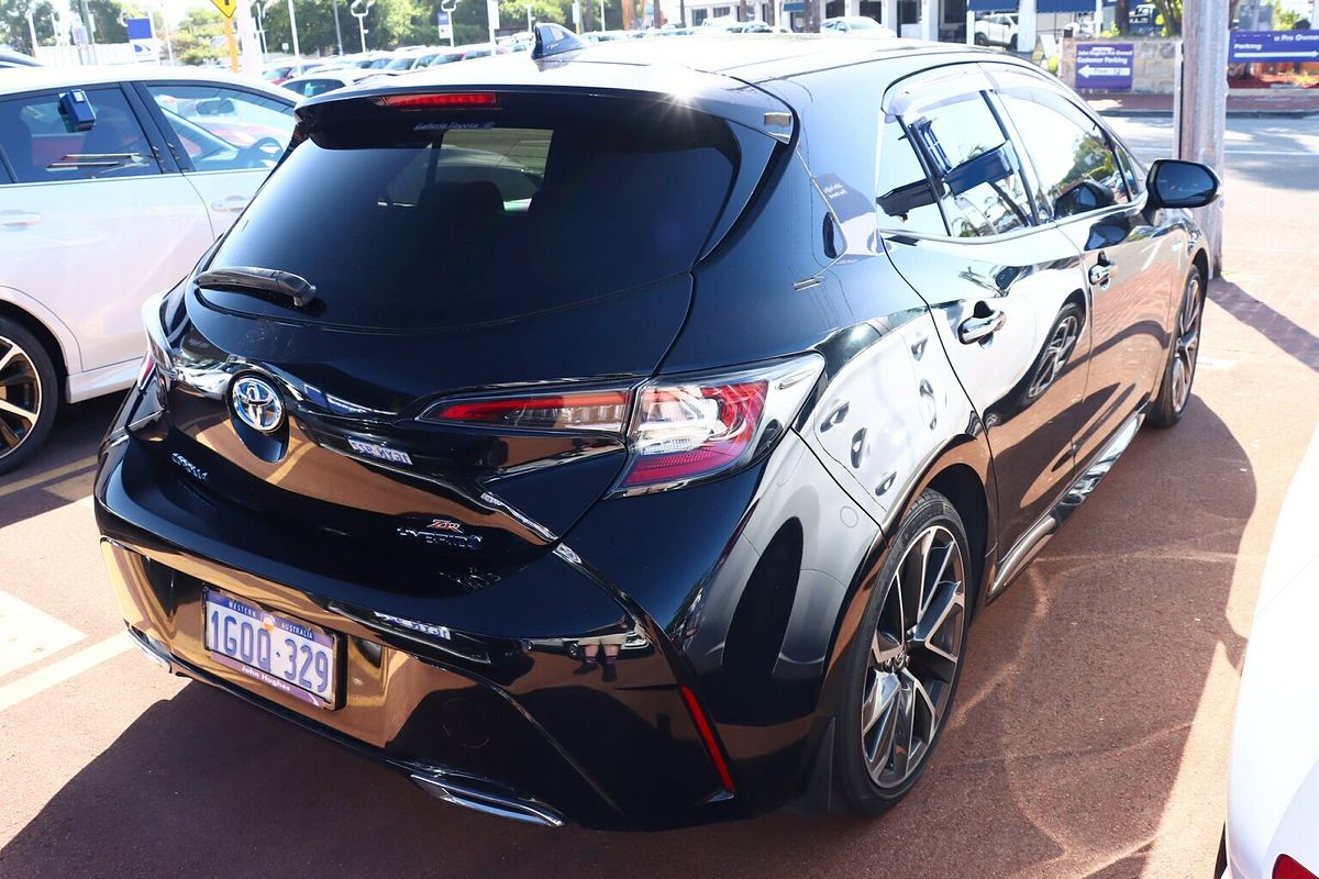 2018 Toyota Corolla ZR Hybrid ZWE211R