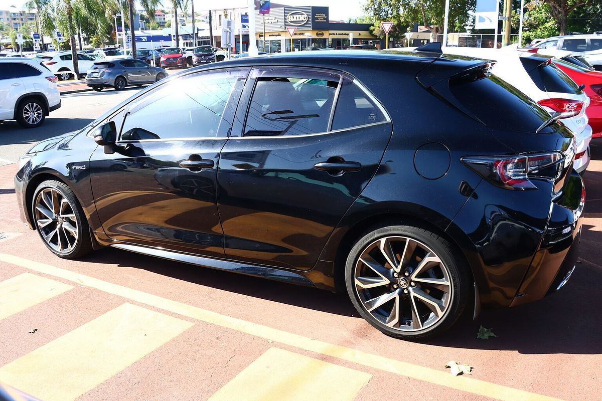 2018 Toyota Corolla ZR Hybrid ZWE211R