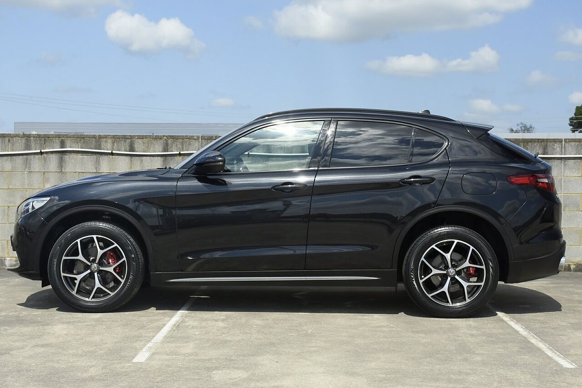 2021 Alfa Romeo Stelvio Sport Series 2
