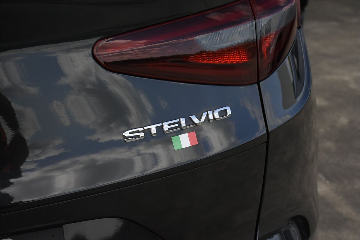 2021 Alfa Romeo Stelvio Sport Series 2