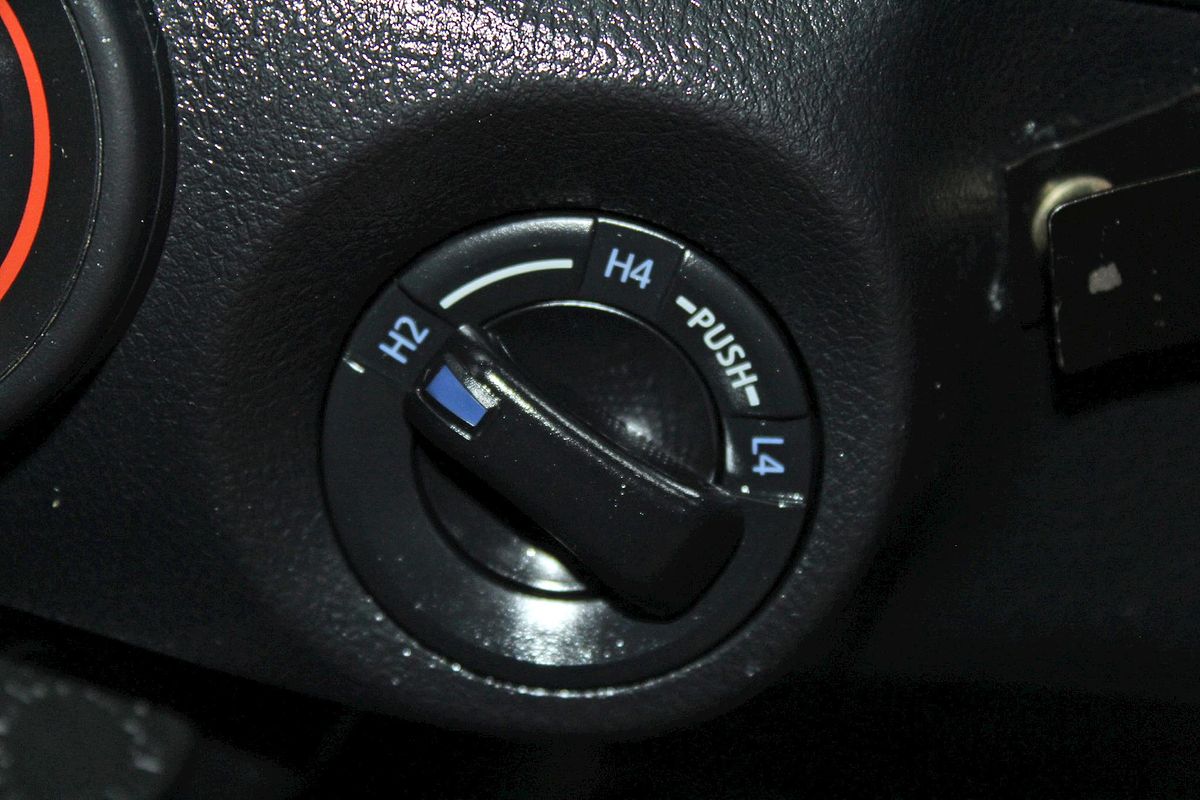 2019 Toyota Hilux SR GUN126R 4X4