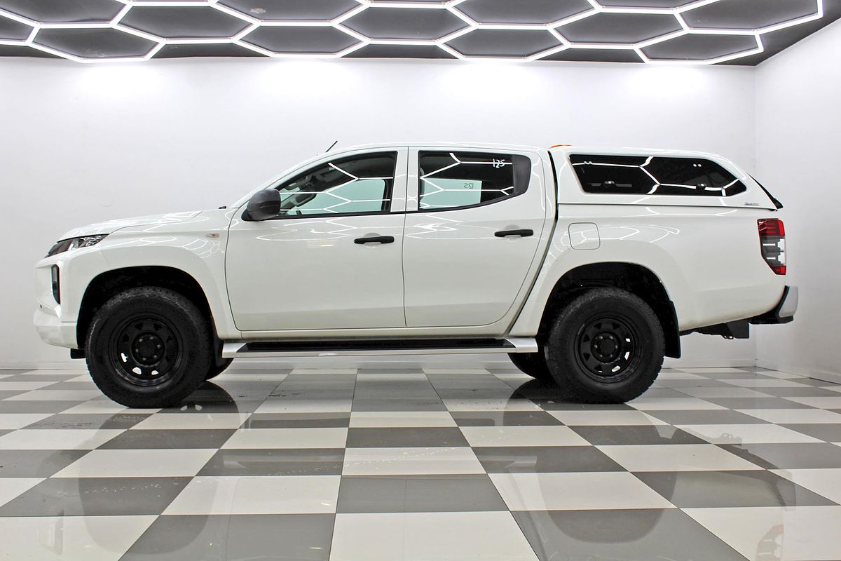 2020 Mitsubishi Triton GLX ADAS MR 4X4