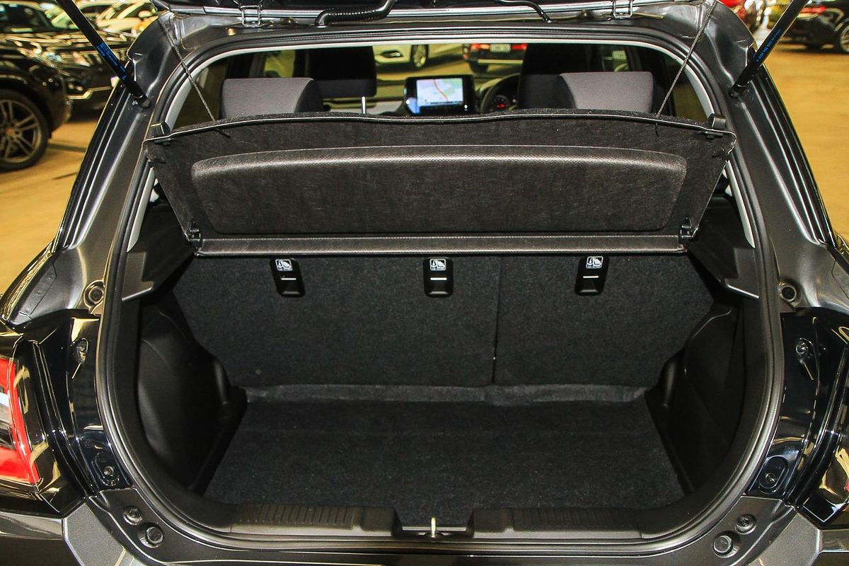 2024 Suzuki Swift Hybrid GLX UZ