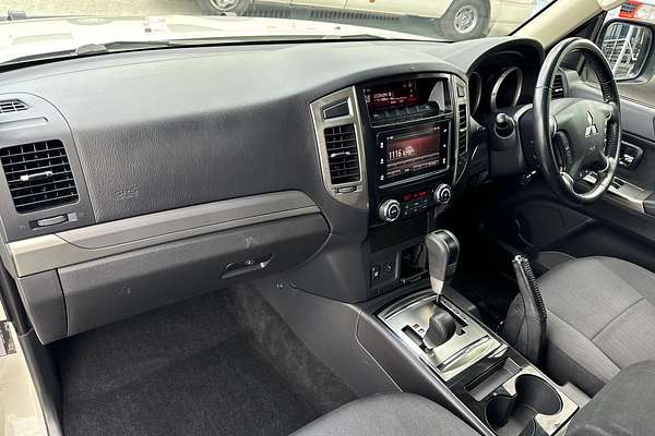 2020 Mitsubishi Pajero GLX NX