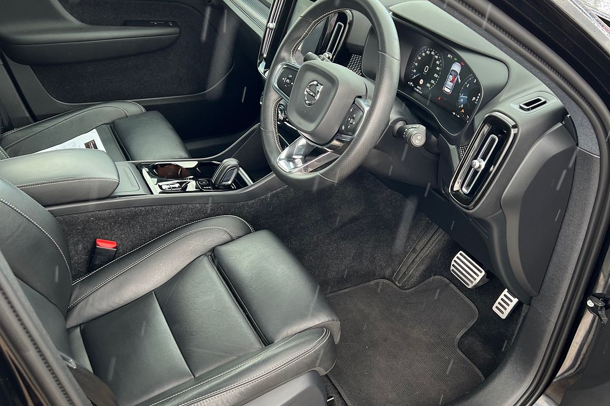 2020 Volvo XC40 T5 R-Design