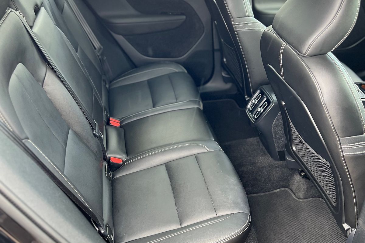 2020 Volvo XC40 T5 R-Design