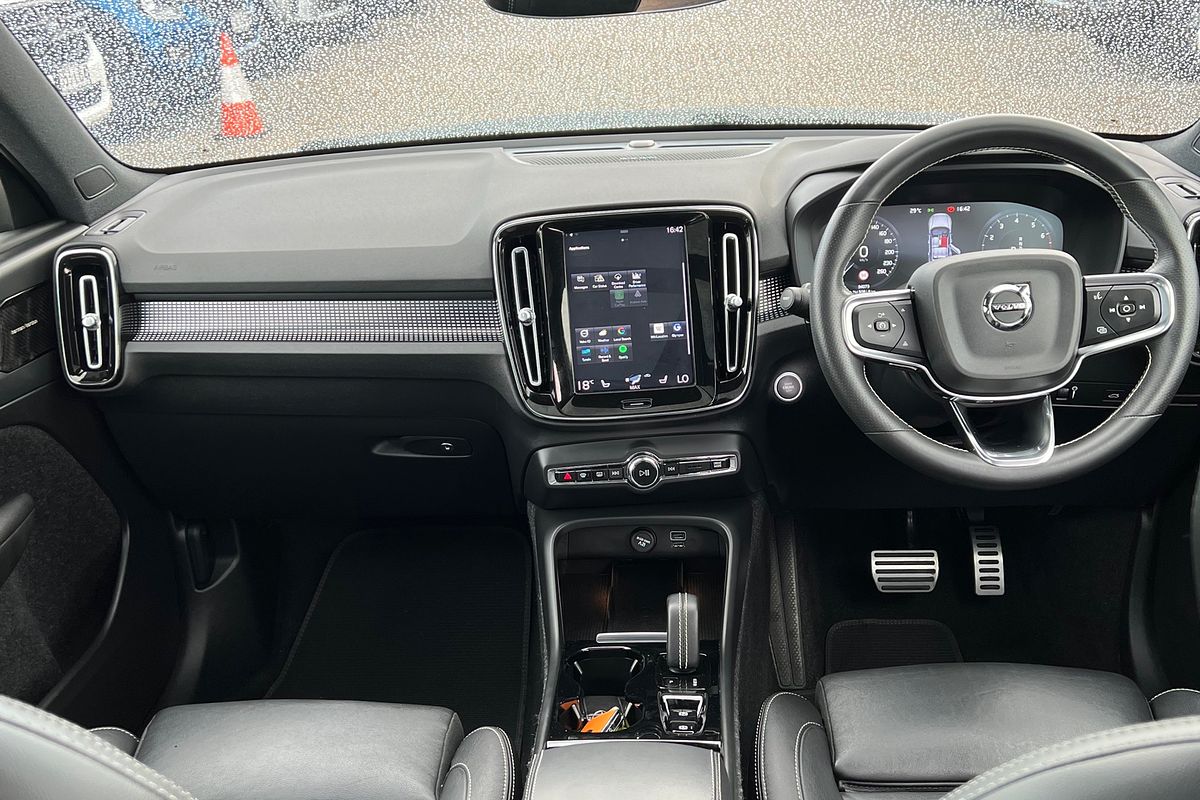 2020 Volvo XC40 T5 R-Design