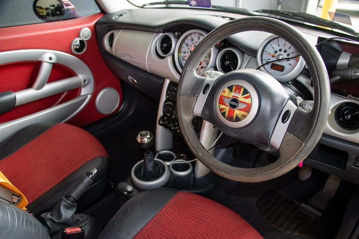2003 MINI Hatch Cooper R50